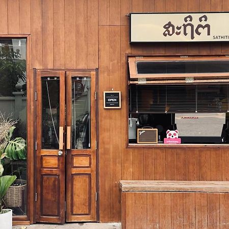 Sathiti Cafe & Bed Vientiane Exterior foto